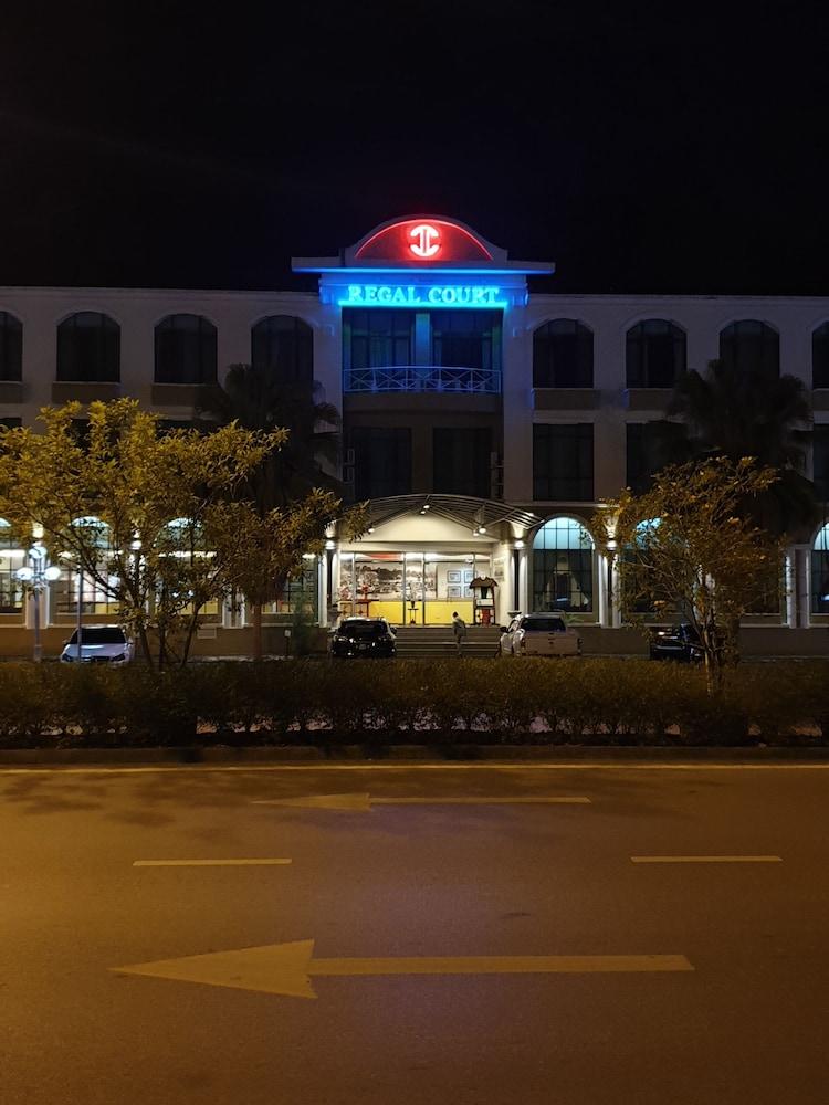 Regal Court Hotel קוצ'ינג מראה חיצוני תמונה