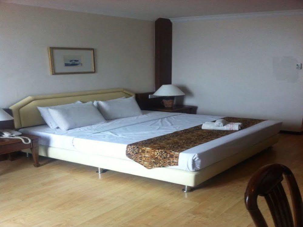 Regal Court Hotel קוצ'ינג מראה חיצוני תמונה